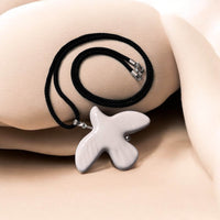 Dove Choker