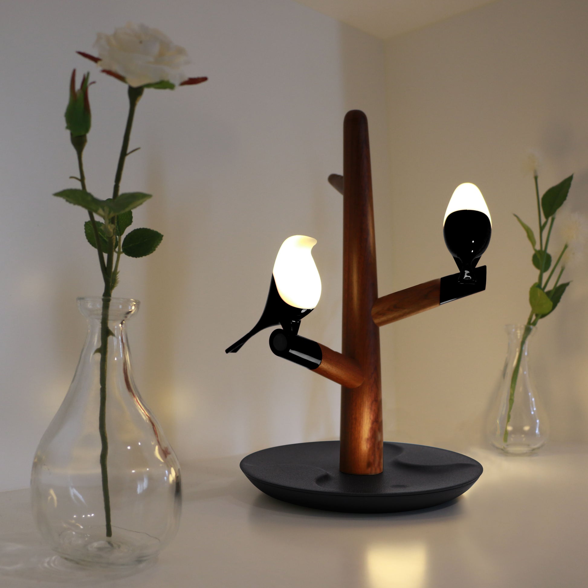 Lovely Bird Wireless Charging Lamp